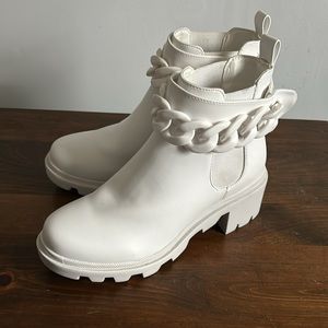 Steve Madden Amulet Lug combat boot. Size 8